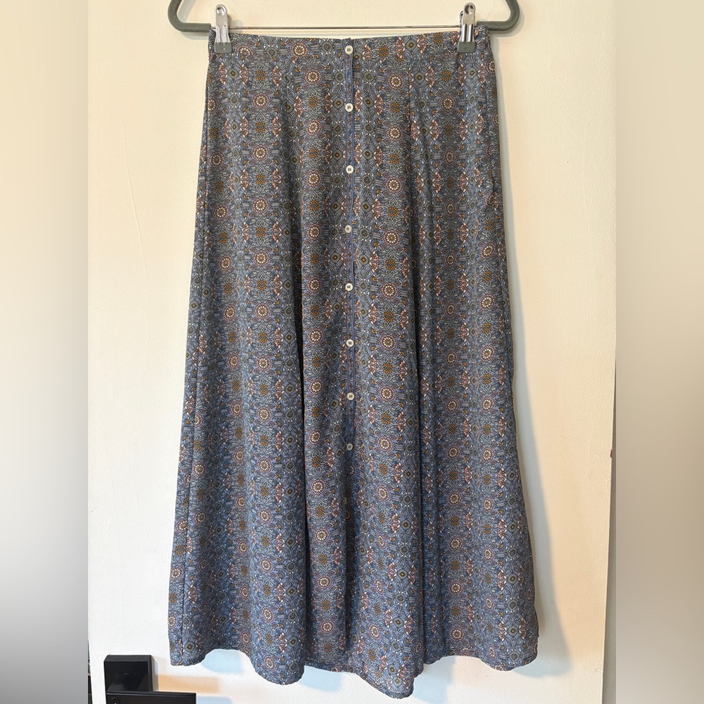 Max Studio Midi Skirt Womens Size Small Blue Floral Buttons Cottagecore Modest